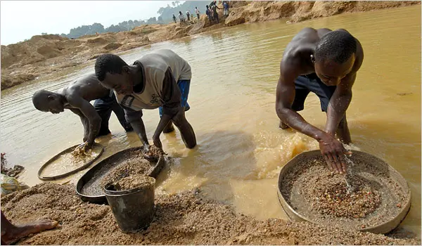 ZDAMWU Accuses Diamond Companies of Labour Abuses and Mismanagement