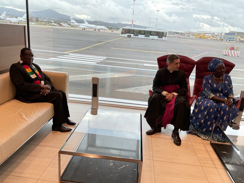 President Mnangagwa Meets Pope, Strengthens Ties