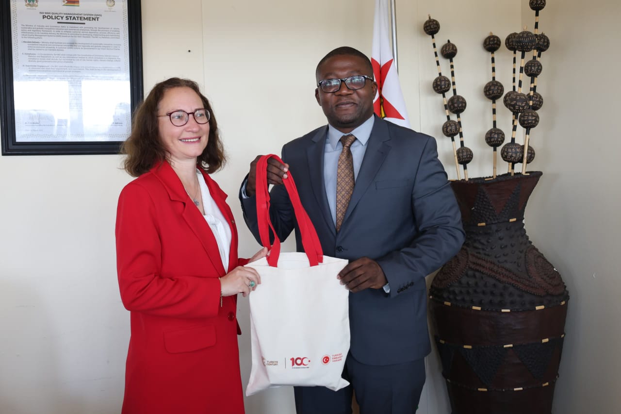 Nqobizitha Mangaliso Ndhlovu with Ambassador to Zimbabwe, Berna Kasnaklı Versteden