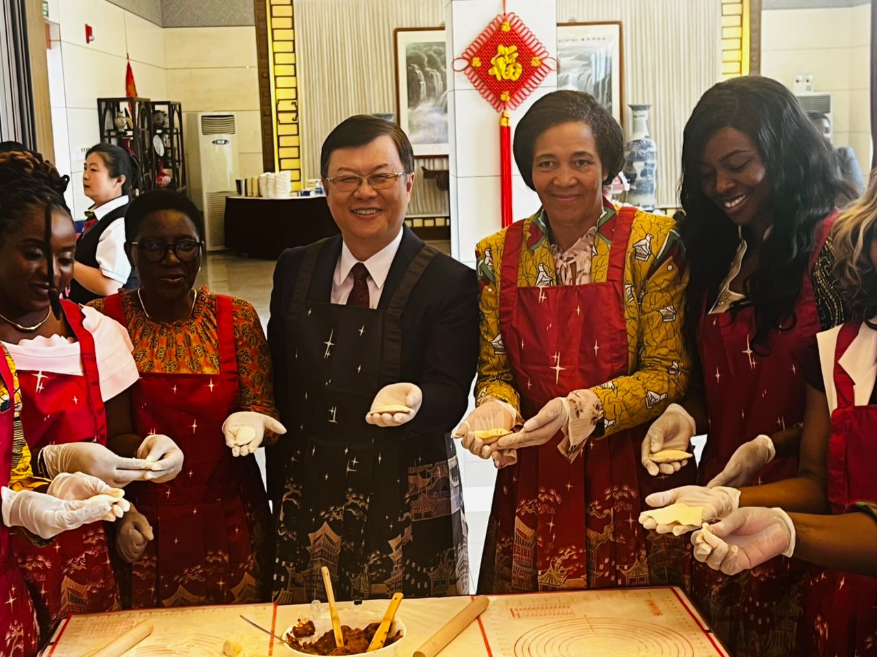 Chinese Ambassador Shares Culture Through Hands-On Demonstration
