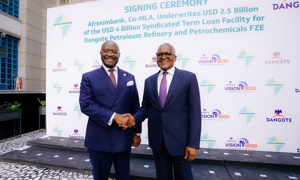 Dr. George Elombi (left), President and Chairman of the Board of Directors of Afreximbank, poses with Mr. Aliko Dangote (right), President and Chief Executive of Dangote Industries Limited, following the signing of a US$2.5 billion facility underwritten by the Bank as part of the Group's Vision 2030 expansion strategy