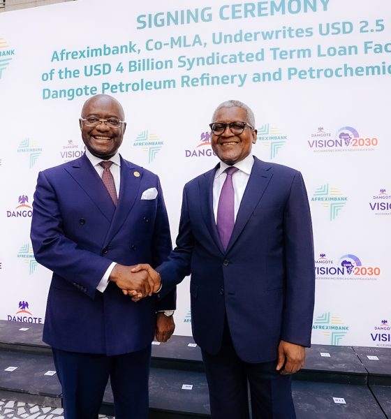 Dr. George Elombi (left), President and Chairman of the Board of Directors of Afreximbank, poses with Mr. Aliko Dangote (right), President and Chief Executive of Dangote Industries Limited, following the signing of a US$2.5 billion facility underwritten by the Bank as part of the Group's Vision 2030 expansion strategy