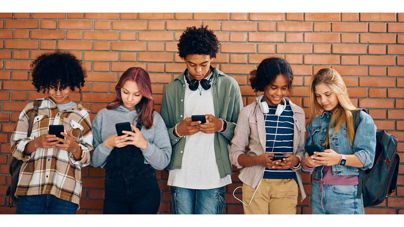 UK Bans Social Media for Children Under 16
