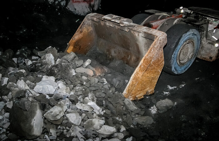 Zimbabwean Government Owes Platinum Miners $228 Million Amid Currency Retention System