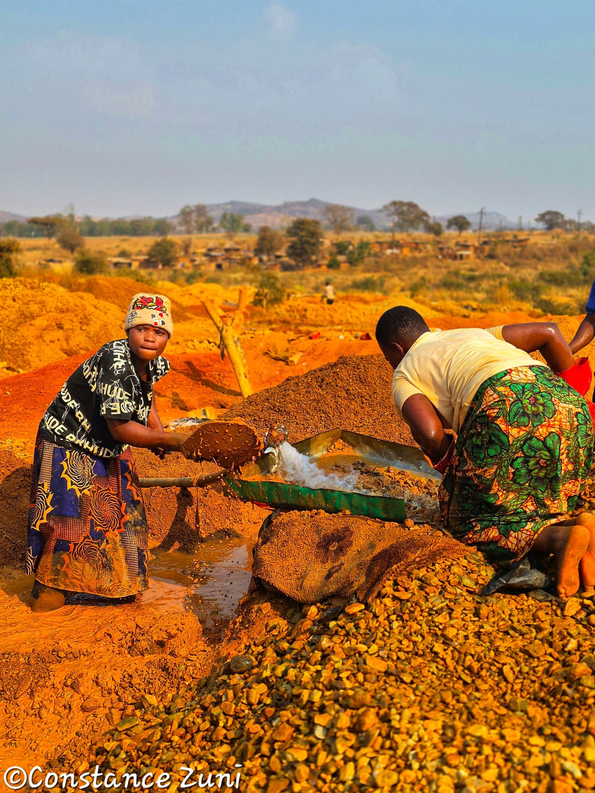 “Washing Earth for Bread” – The Women Digging for Survival in Mazowe’s Gold Fields